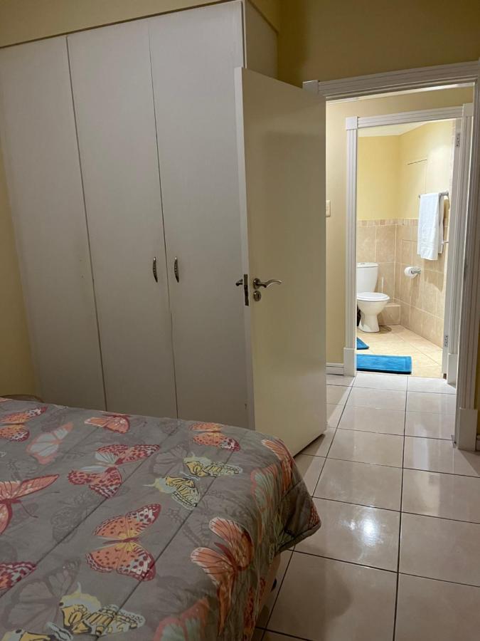 Apartment 38 Harbourview